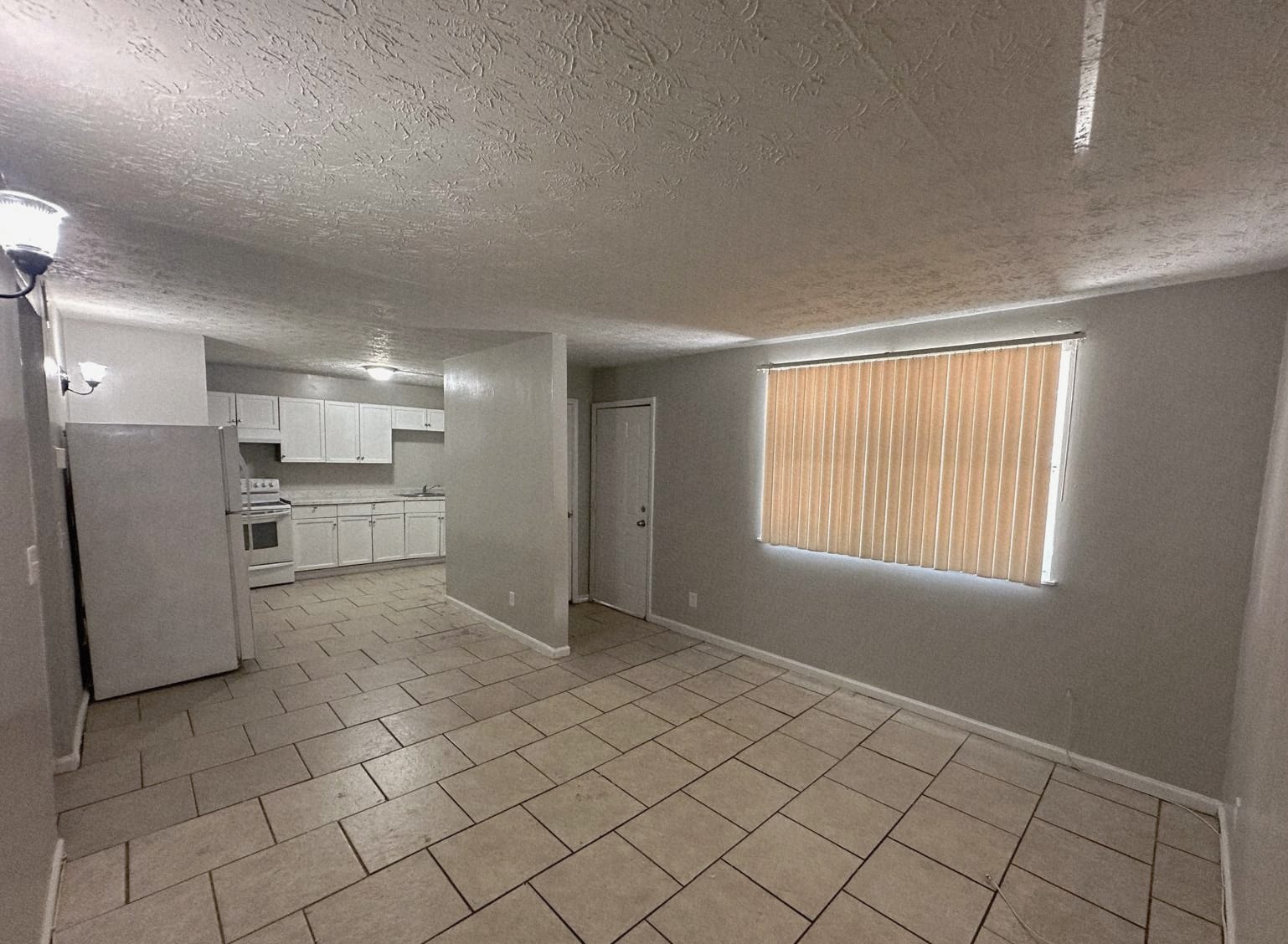 2862 W. 1st St. # 4