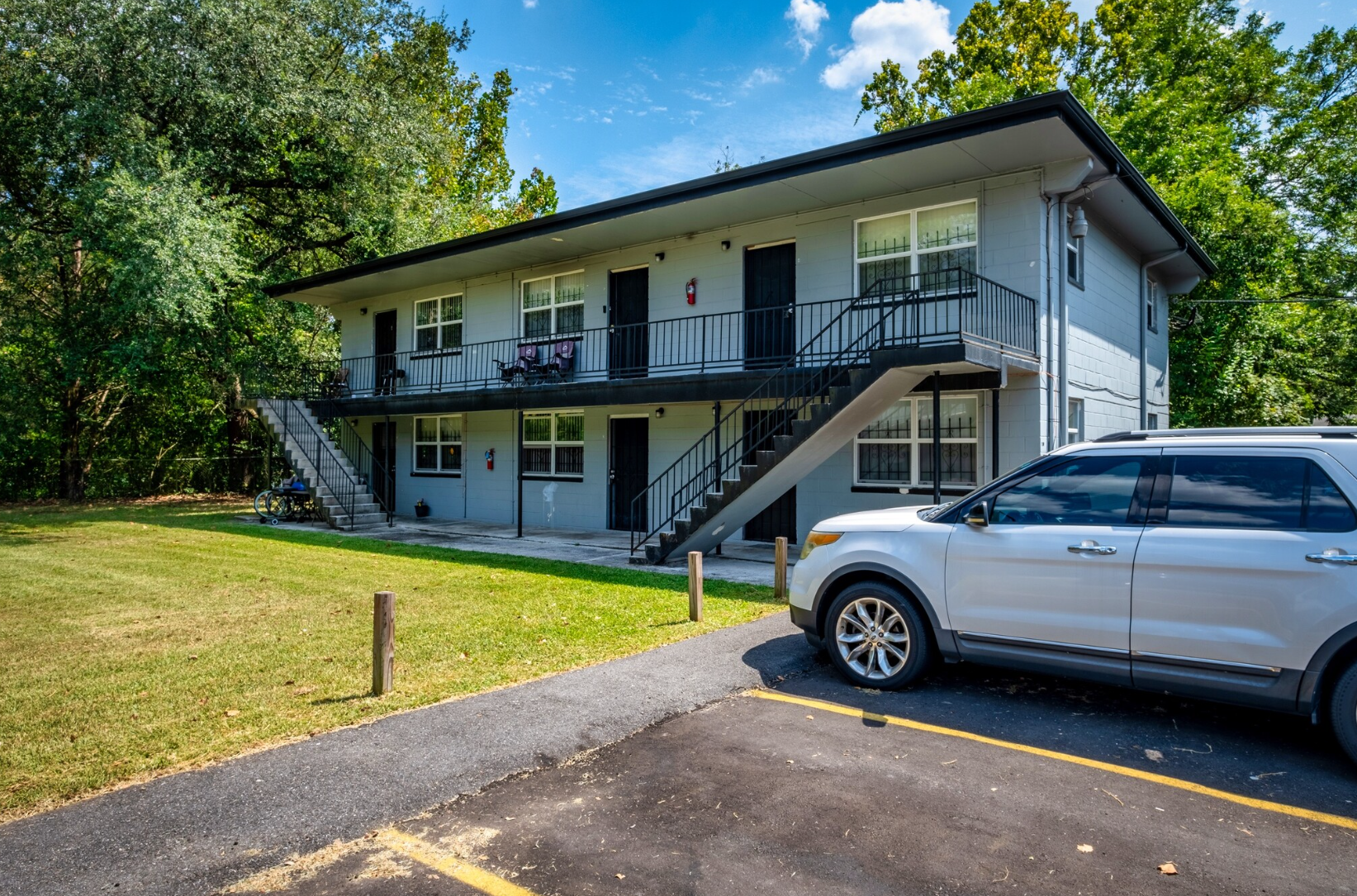 1085 Saint Clair St. #5